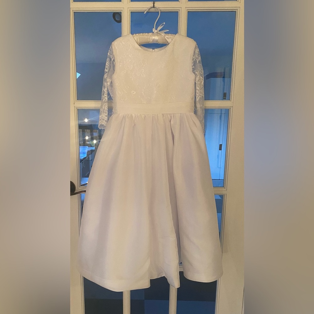Girls Flower Girl Dress. Beautiful!